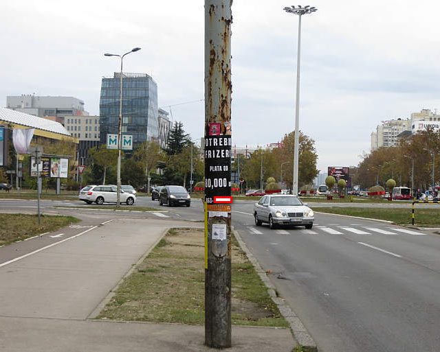 Oglas za frizere sa platom od 80 hiljada dinara plate,Novi Beograd,sredina oktobra 2019 e godine,kruzni tok na Novom Beogradu,ulaz u Pariske Komune.